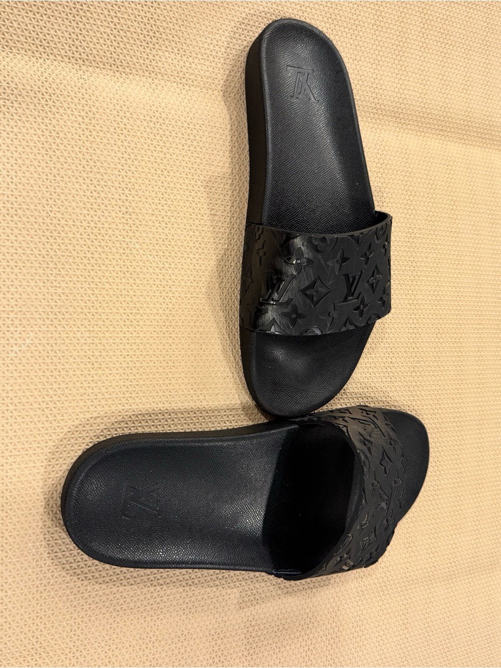 Louis Vuitton Waterfront Mule Slides - Picture 5 of 6